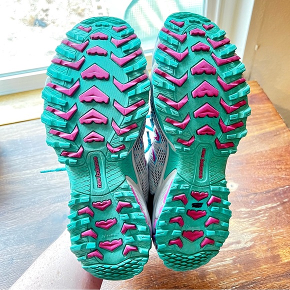 New Balance Trail 612 All Terrain Gray & Pink Running Hiking Shoes Size 10 - Picture 8 of 12